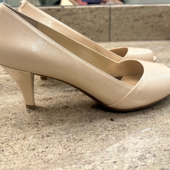 New! Calvin Klein Patent Nude Peep Toe Pumps - Picture 3 of 6
